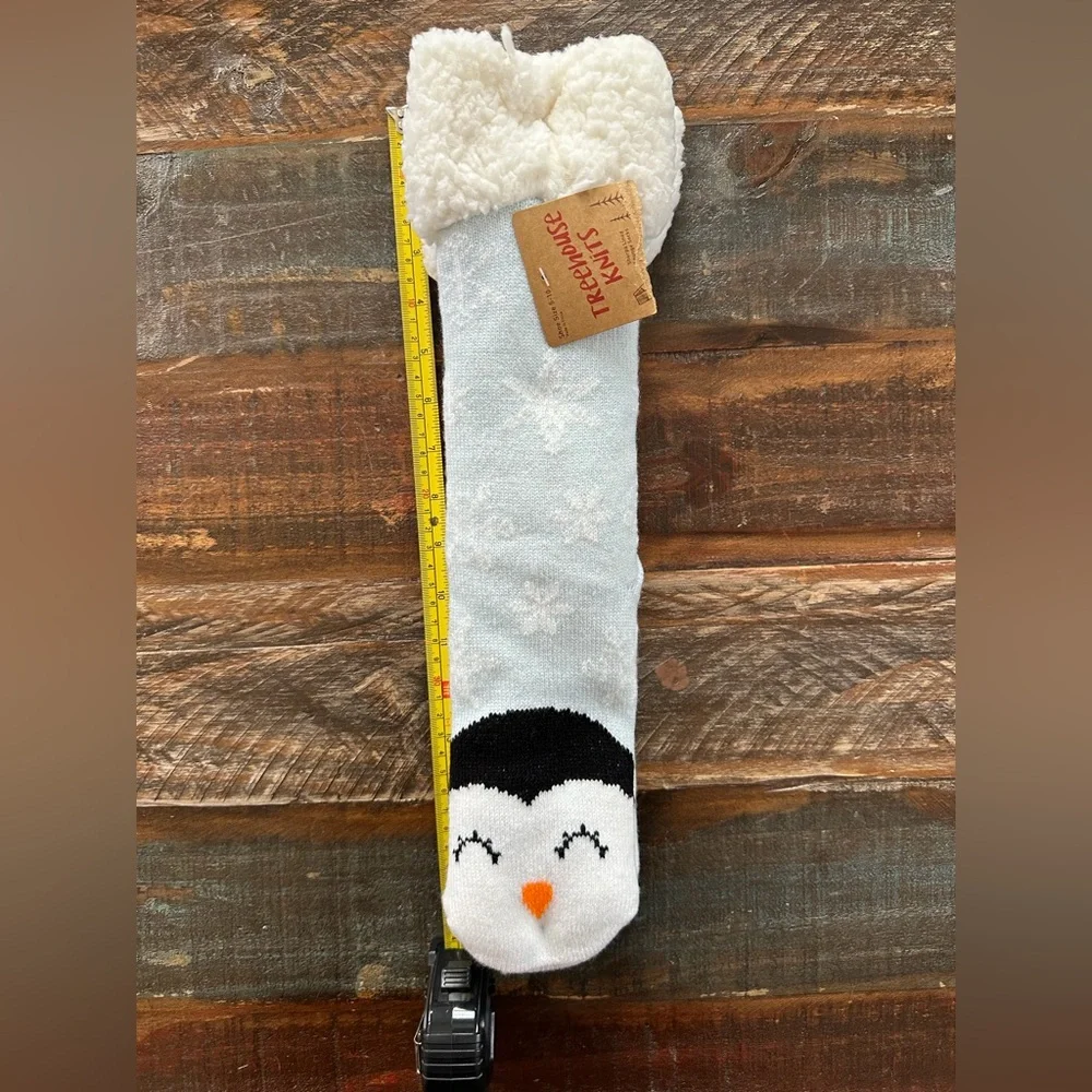 NWT Treehouse Penguin Sherpa Lined Shoe Size 5-10 Lounge Socks | SKU 1001